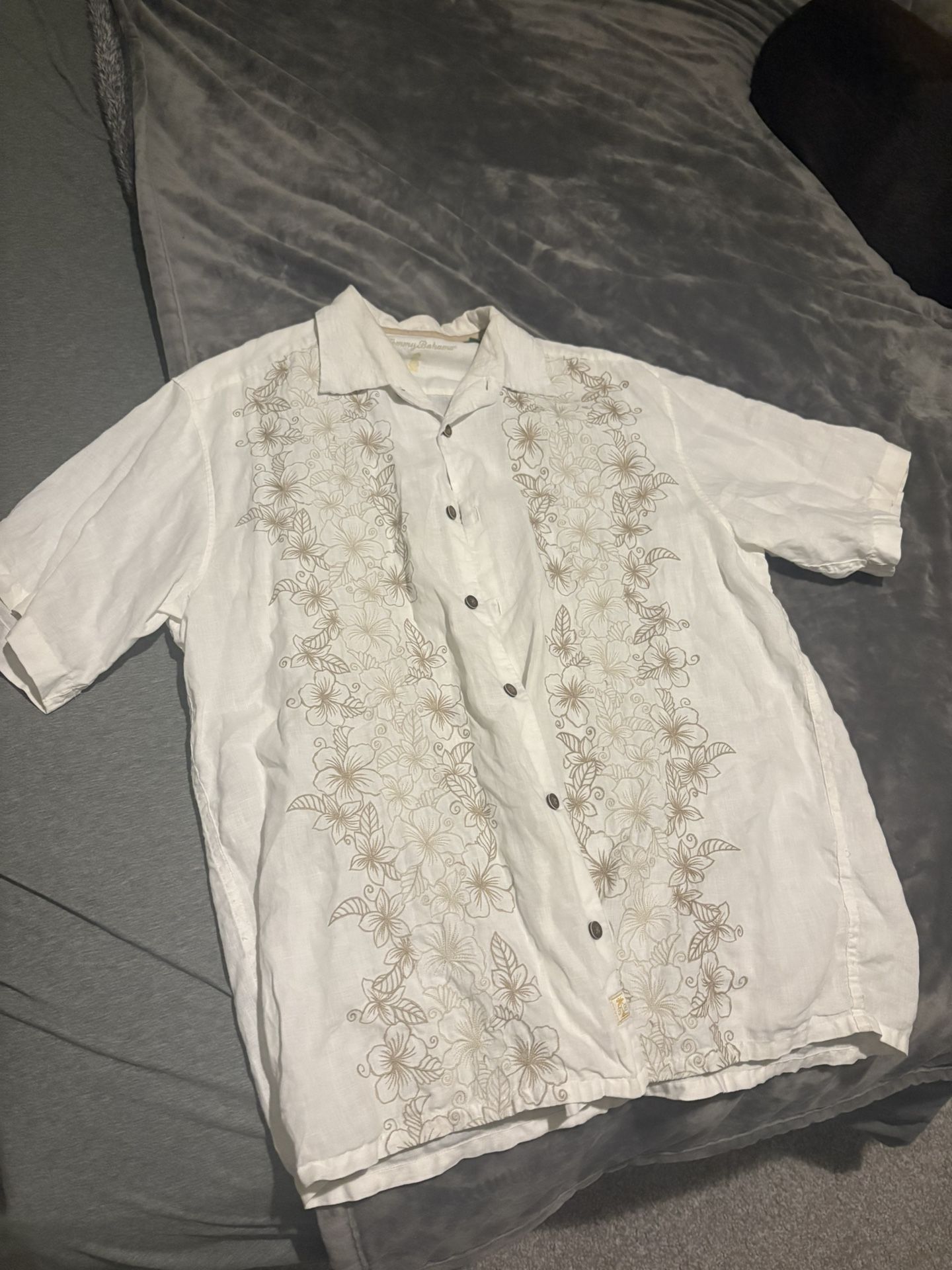 PENDING SALE Tommy Bahama Lg Short-Sleeve Dress Shirt $5 (or Bundle)