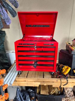 Top tool box with keys