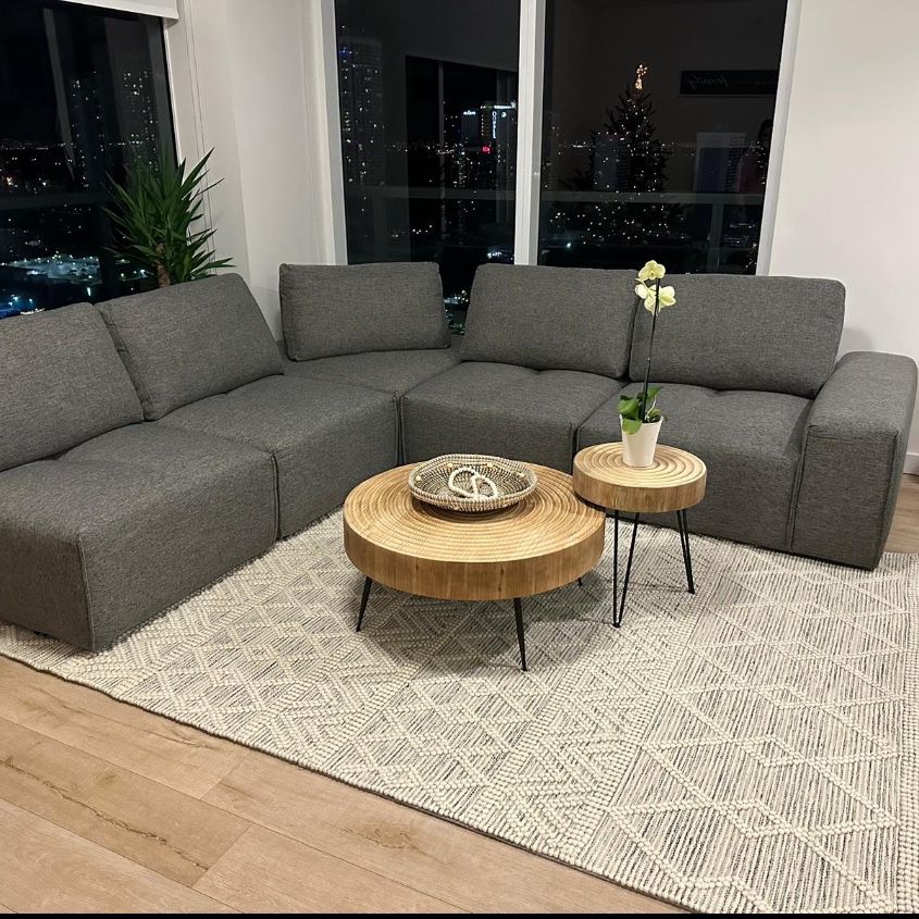Like New Sectional Couch From Rooms To Go 