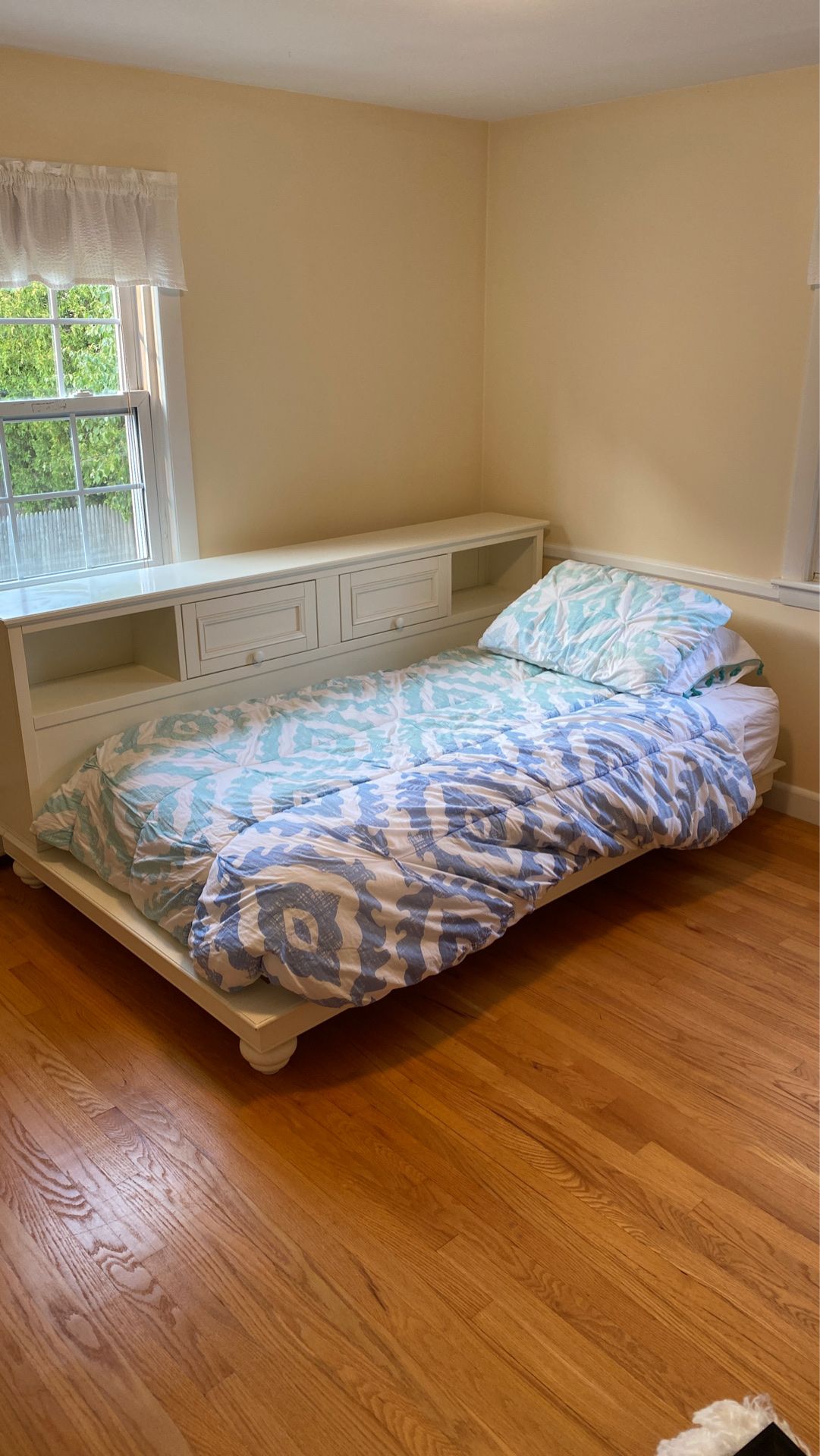 Pottery Barn Teen Side Storage Platform Bed