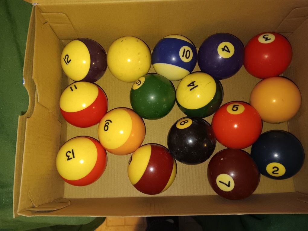 Vintage Biliard Ball Set