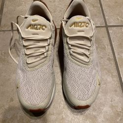Woman’s Nike Air Max Size 6.5