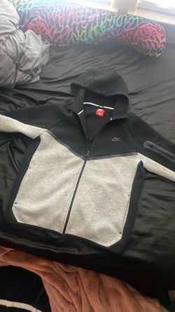 Nike tech old version size L