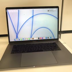 15” MacBook Pro Touchbar i7