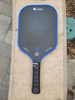 Pickleball paddle