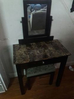 Vanity dresser . Tocador