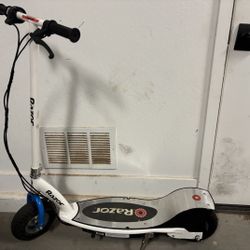 Razor Electric E-scooter E300
