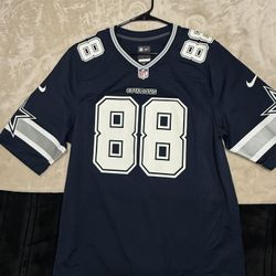 Ceedee Lamb Cowboys Jersey (Size Small In Men’s)