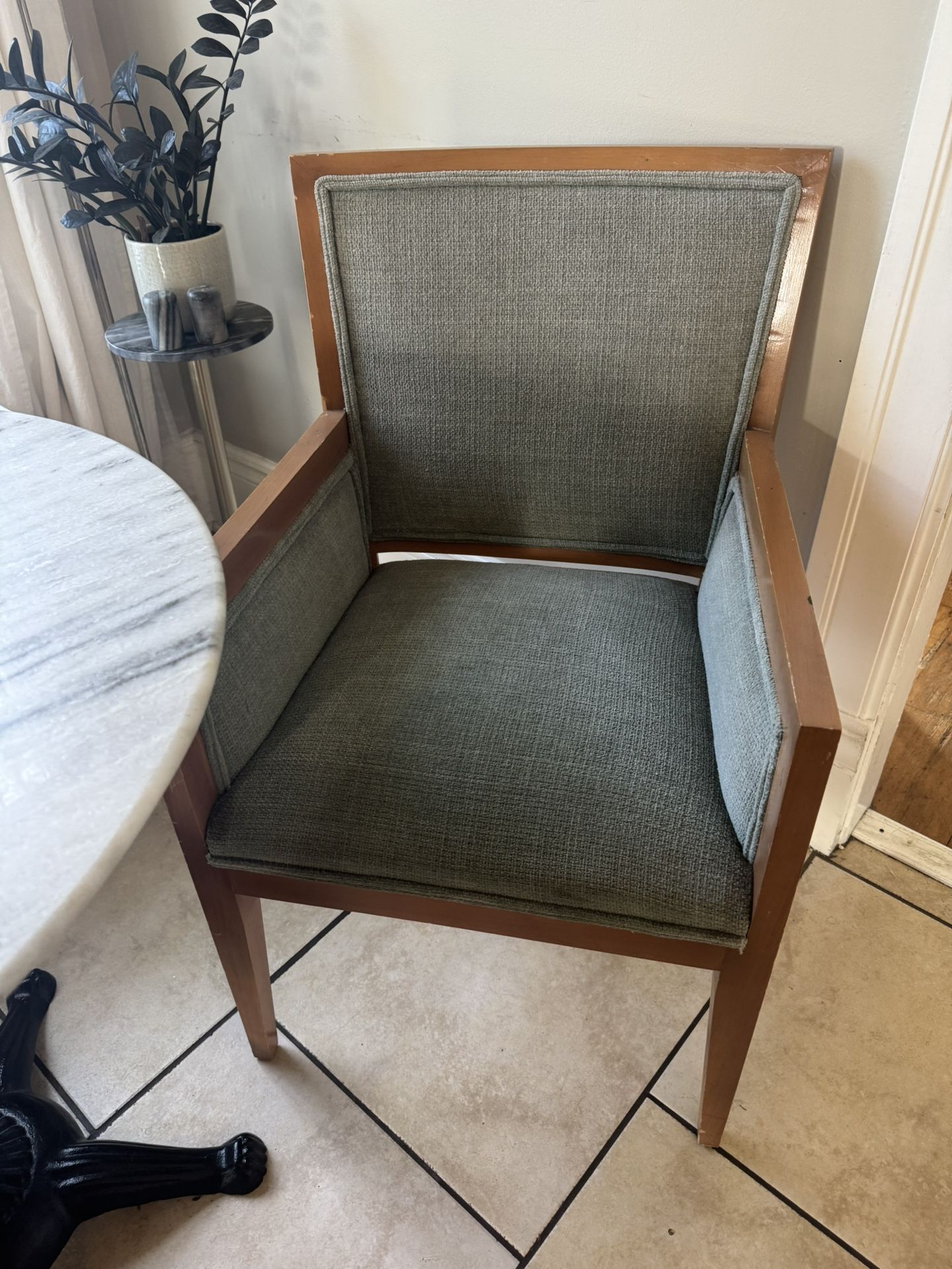 4 Dining Chairs