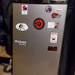 Magic Chef 4.4 Cu. Ft. With Small Freezer At Top