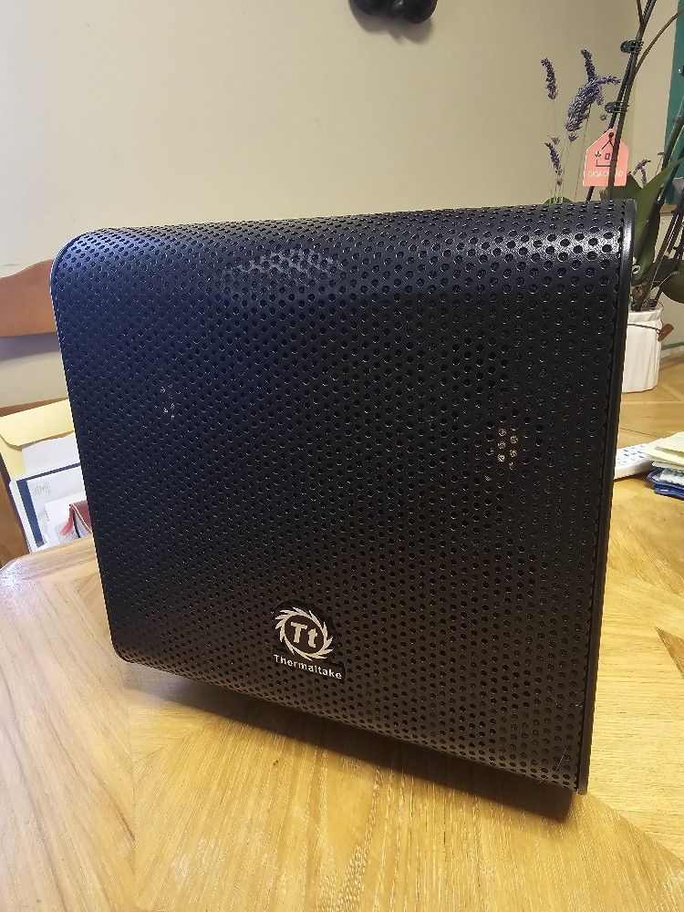 Thermaltake CORE V1 PC Case