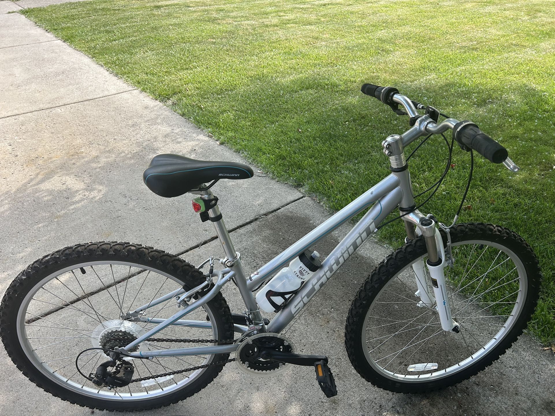 Schwinn XS Frontier Girls Bike