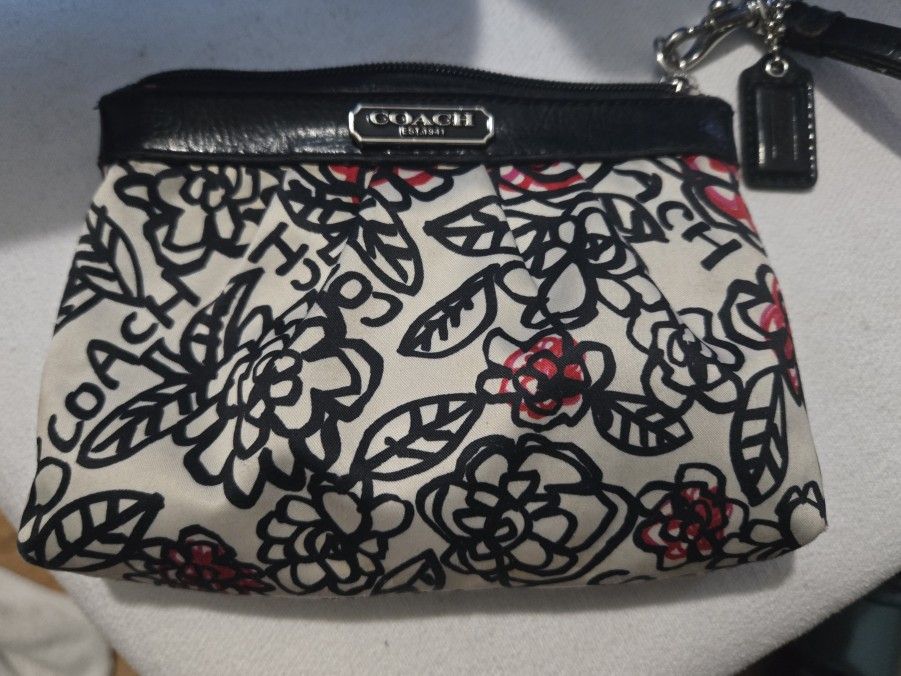 Coach Poppy Wristlet