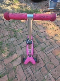 Child scooter