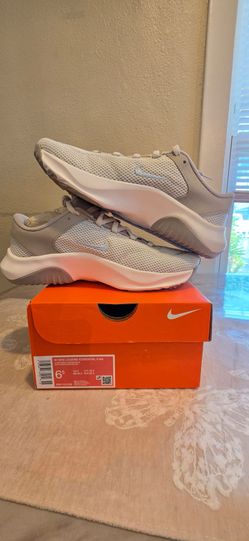 Nike Legend Essential 3 NN Women's Size 6.5