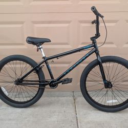  2025 24"x2.50 Wider Tires HARO DOWNTOWN BMX  BIKE Like New 👌🏼