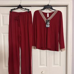Ladies Pajamas Size Medium