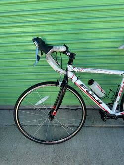 Fuji Newest 1.0 Road Bike