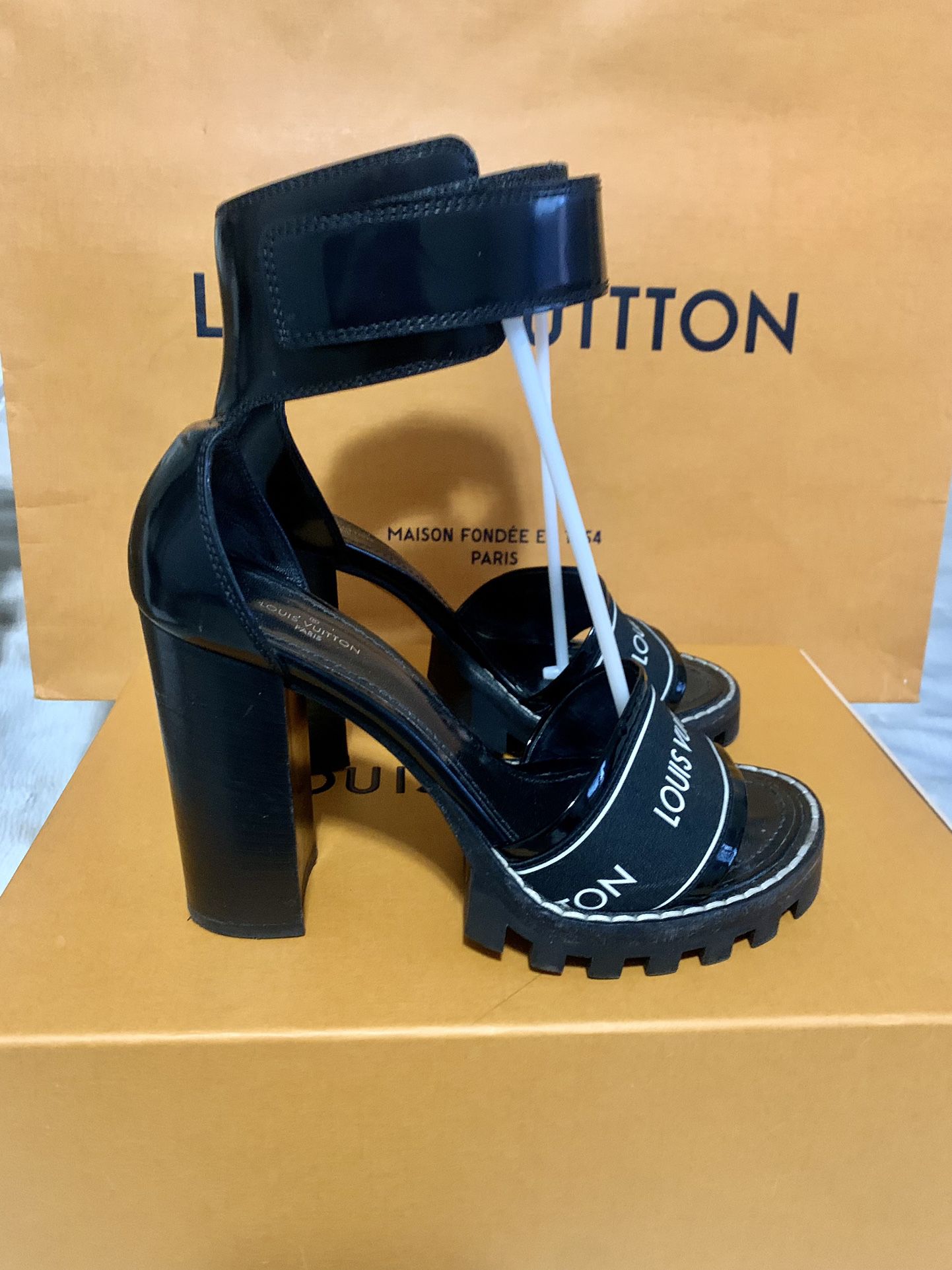 Authentic Louis Vuitton Star Trail Patent Leather Sandal In Black