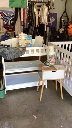 Winnie Pooh nursery room items mostly new