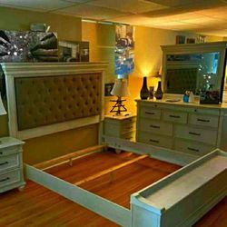 Kanwyn Whitewash King Panel Bed
Ashley Furniture$10 Down Payment And Financing Available