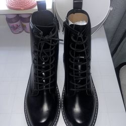 Women’s shoes