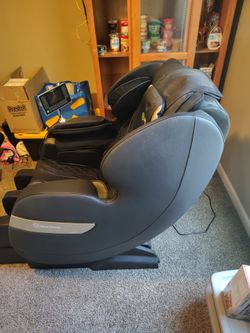 Real relaxed massage chair