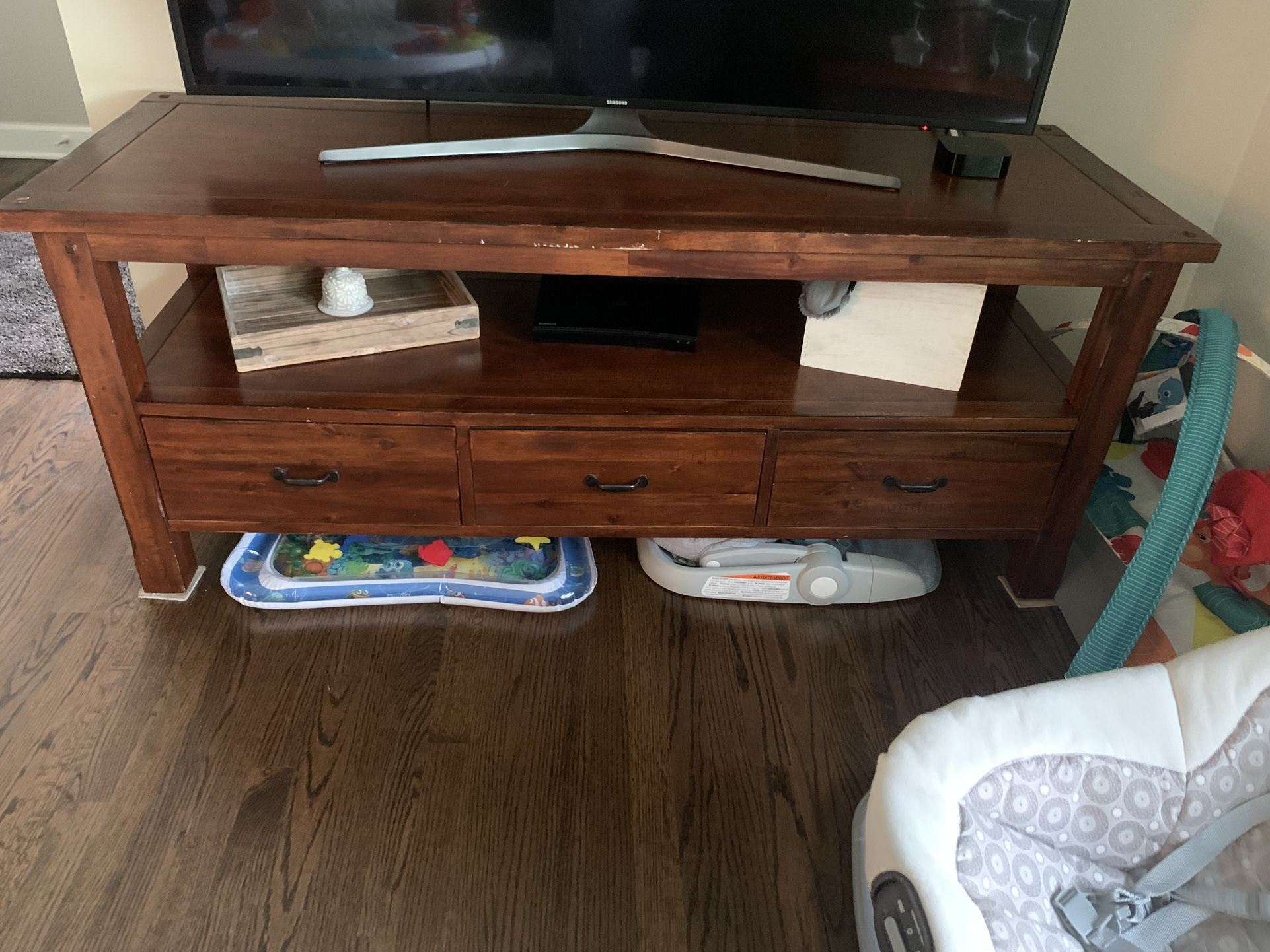Tv Stand - 3 Drawers
