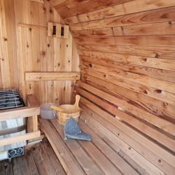 Almost Heaven Saunas Morgan 4-person Outdoor Barrel Sauna