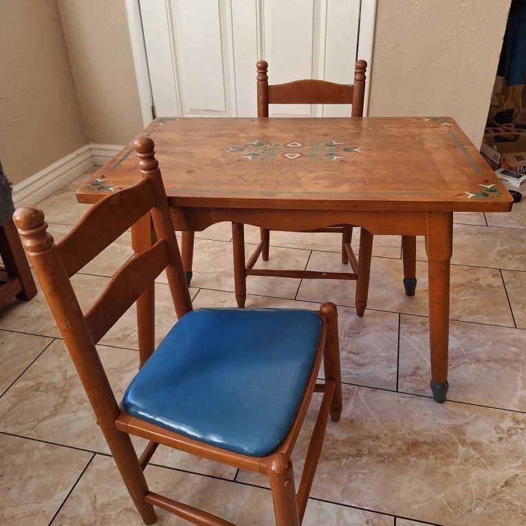 Vintage Children's Table And Chair Set for Sale in Phoenix, AZ