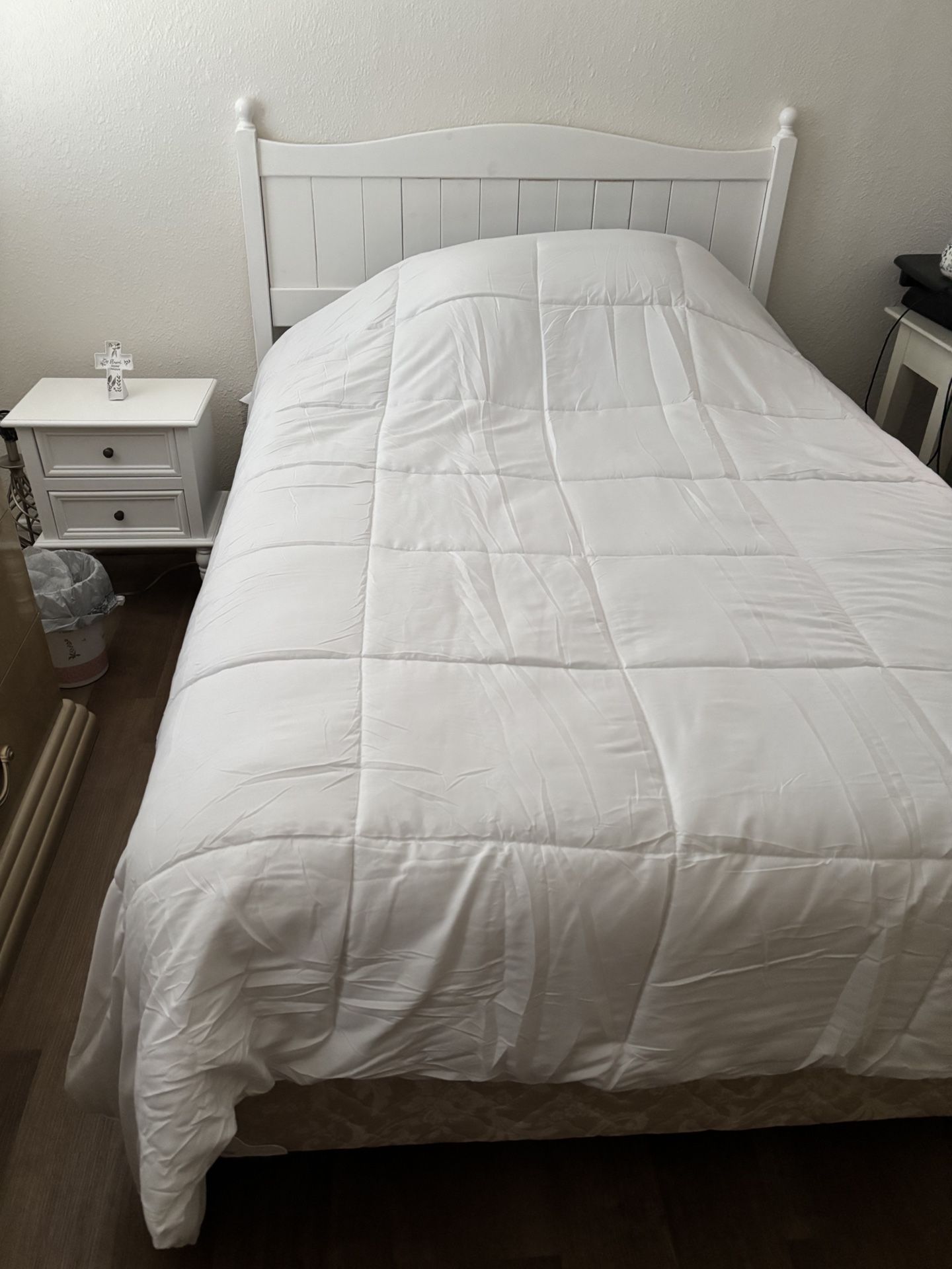 Full Size Bed