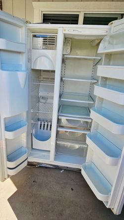 maytag 2 door refrigerator/freezer