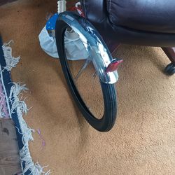 Schwinn stingray rear fender and front tire