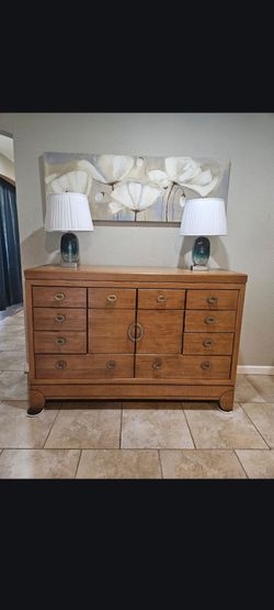 Dresser