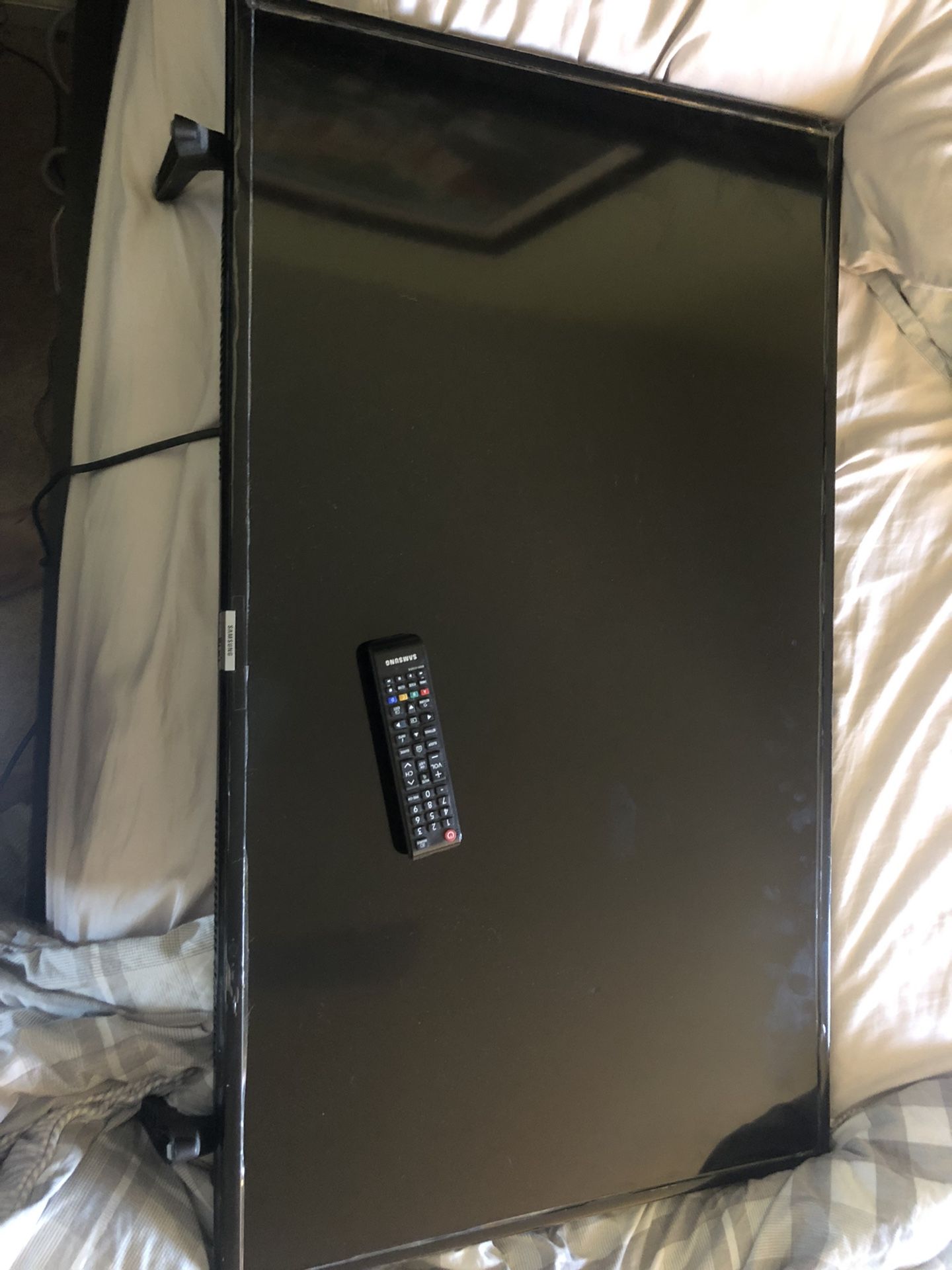 43 Inch Samsung SMART TV