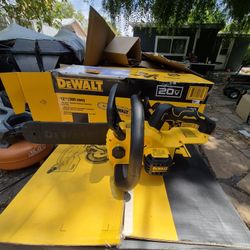 DEWALT 20V MAX 12 in. Cordless Battery Powered Chainsaw (Tool Only)