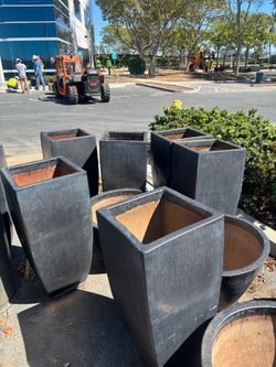Outdoor planter pots $100