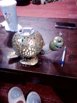 Solar metal turtle