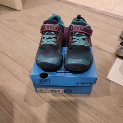 Stride rite girls lightup neakers 1 1/2 W