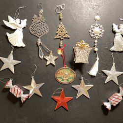 15 Piece Ornament Lot-Will not divide