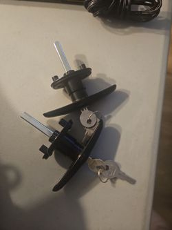 Locking T-Handle with Keys