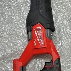 MILWAUKEE M18 FUEL BRUSHLESS CORDLESS SAWZALL  TOOL ONLY
