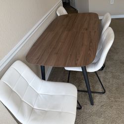 Dining Table and chairs 