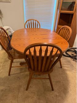 Round Oak Table