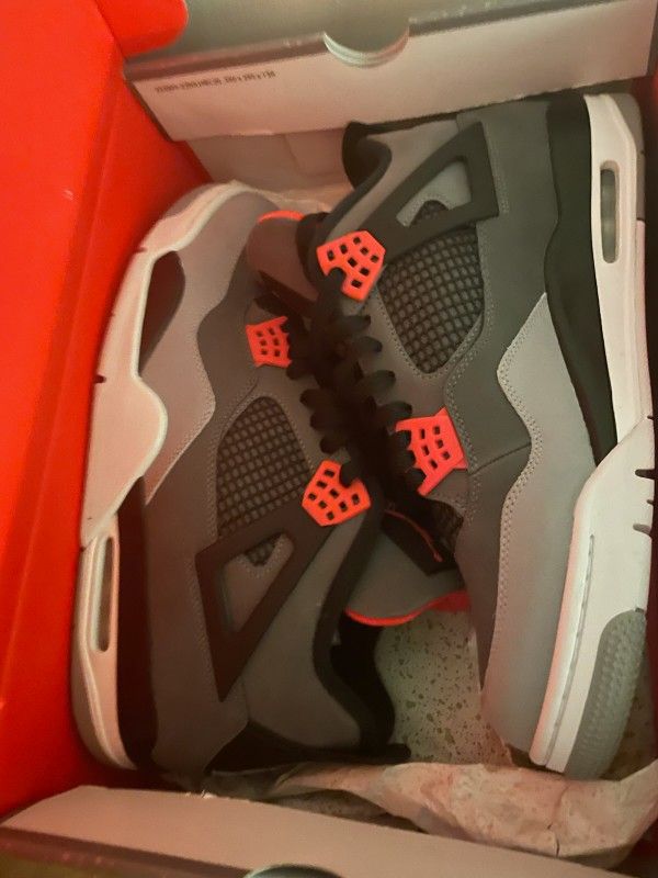Jordan 4's Infared Size 13