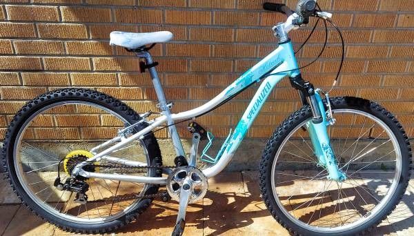 Specialized HotRock Front Suspension Mountain Bike