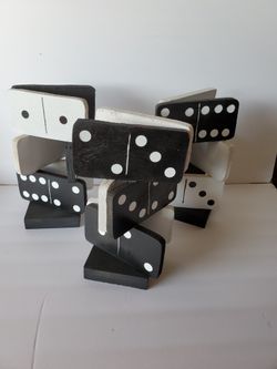 Domino's Centerpieces