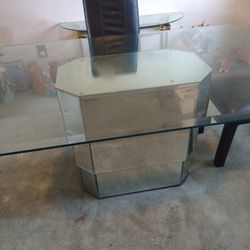 Glass table /W Mirror Bass
