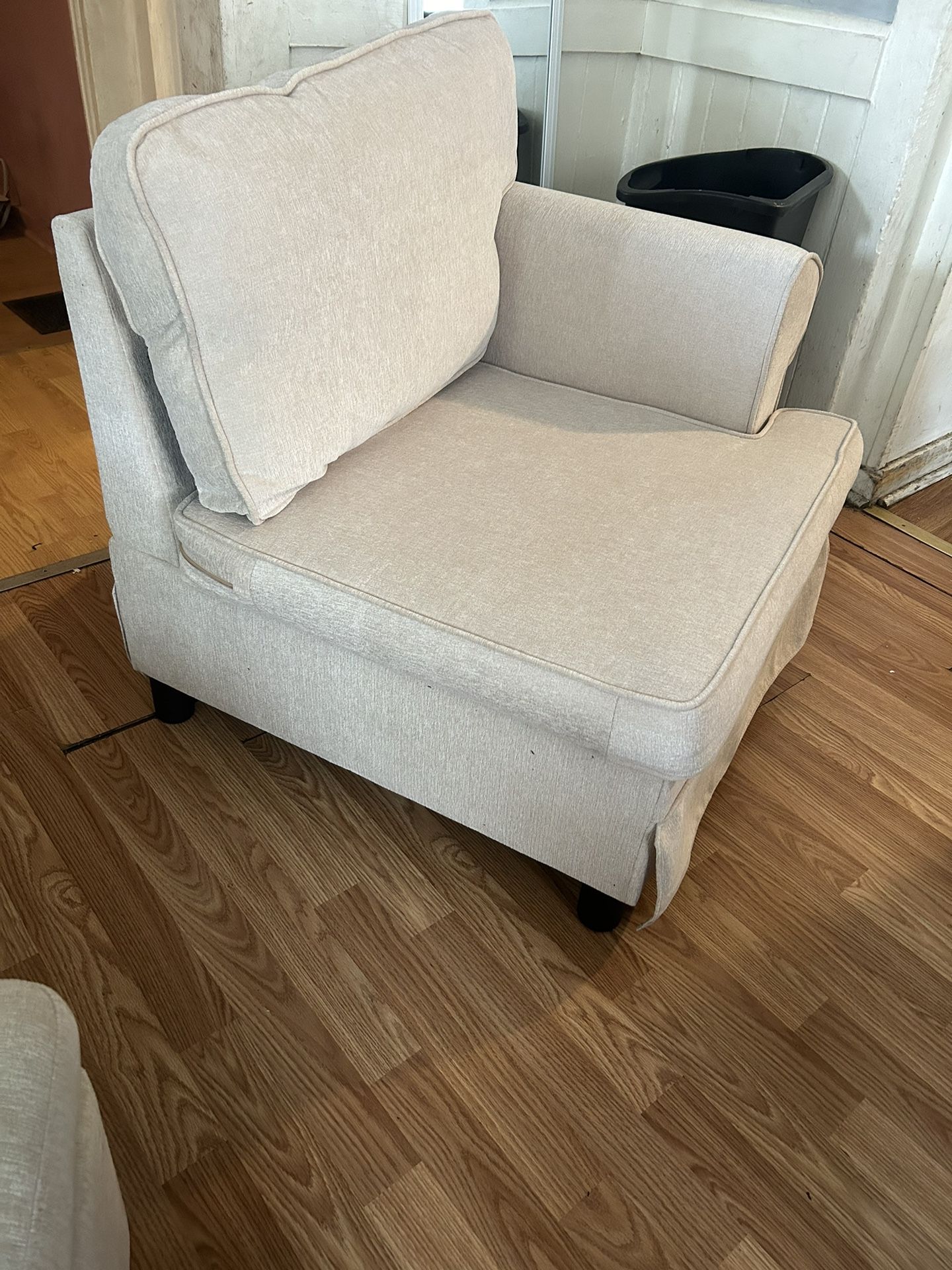 Corner Chair With ottoman 