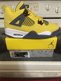 Jordan 4 Retro ‘Lightning’ GS Size 4, Women’s 5.5